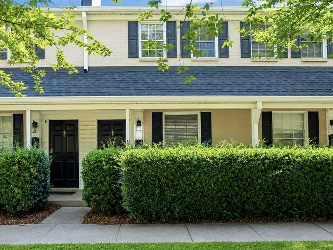 Exterior of the townhome-style condo at 1224 Green Oaks Lane, Apartment F, in Charlotte, NC.